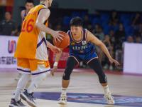 包含加时末段山东男篮备战意大利杯，内部沟通细节曝光，压力陡增，身体对抗强度拉满的词条-爱游戏注册官网