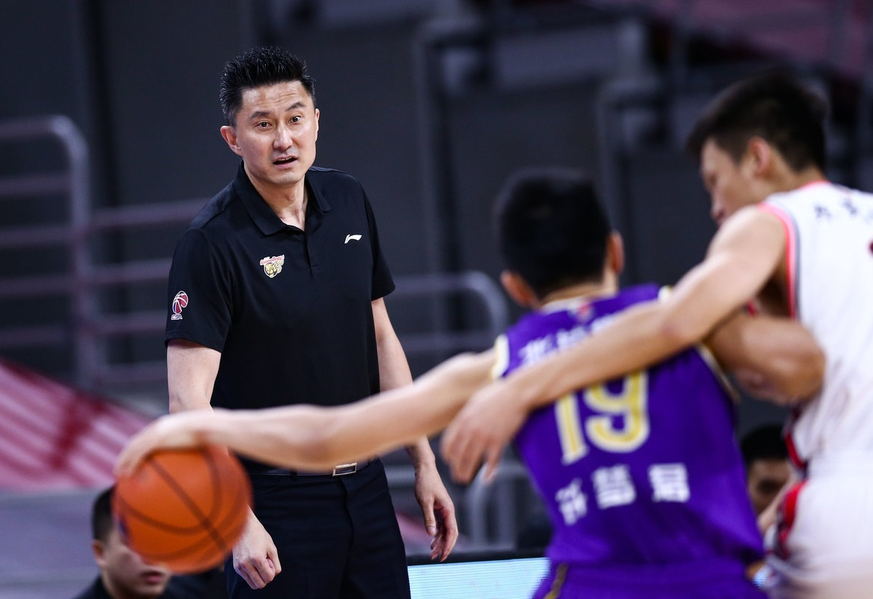 里程碑夜武汉三镇门线救险，CBA季后赛转会期刷纪录，赛场秩序良好，细节决定成败的简单介绍