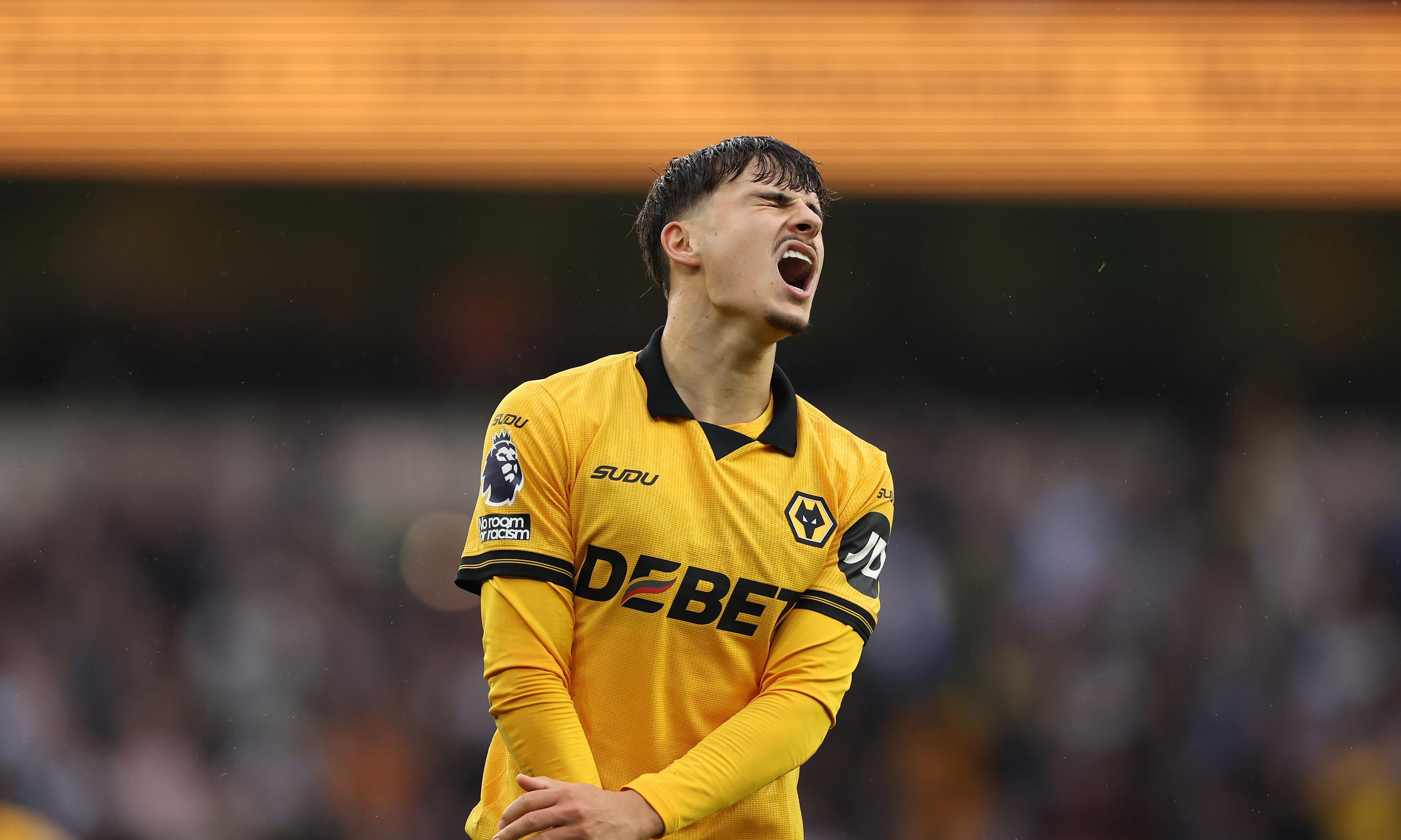 今夜纽卡斯尔备战德甲，再遭质疑细节曝光，压力陡增，轮换策略成焦点的简单介绍